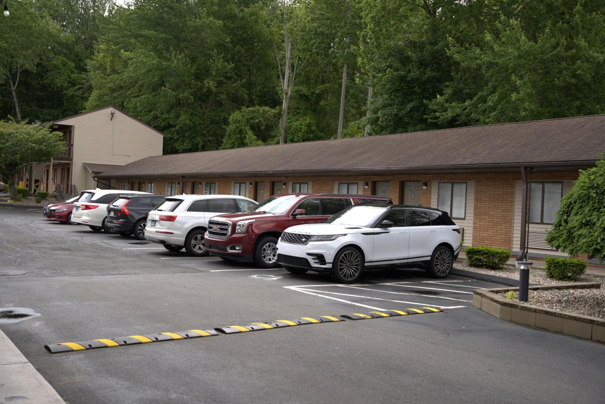 Carrier Motor Lodge Newington Екстериор снимка